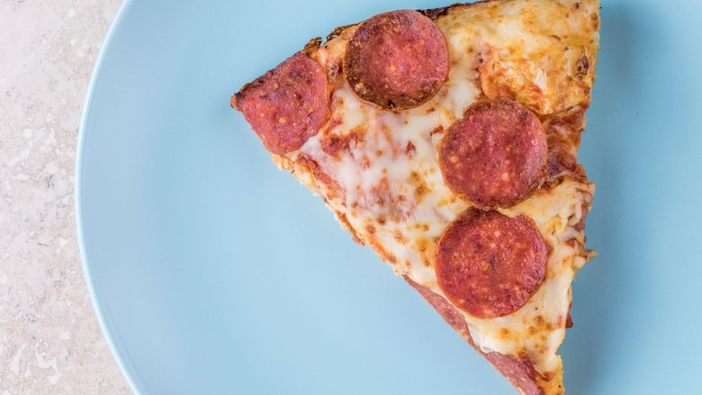 how long is pizza good for in the fridge 8